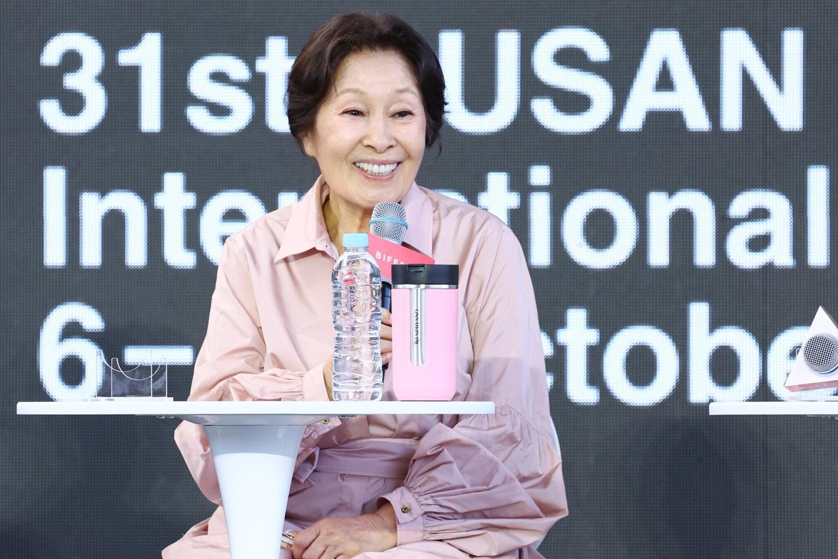배우 김혜자 _ 제31회 부산국제영화제(BIFF) 영화 '여전히 찬란하게' 야외무대인사. 2026.10.8