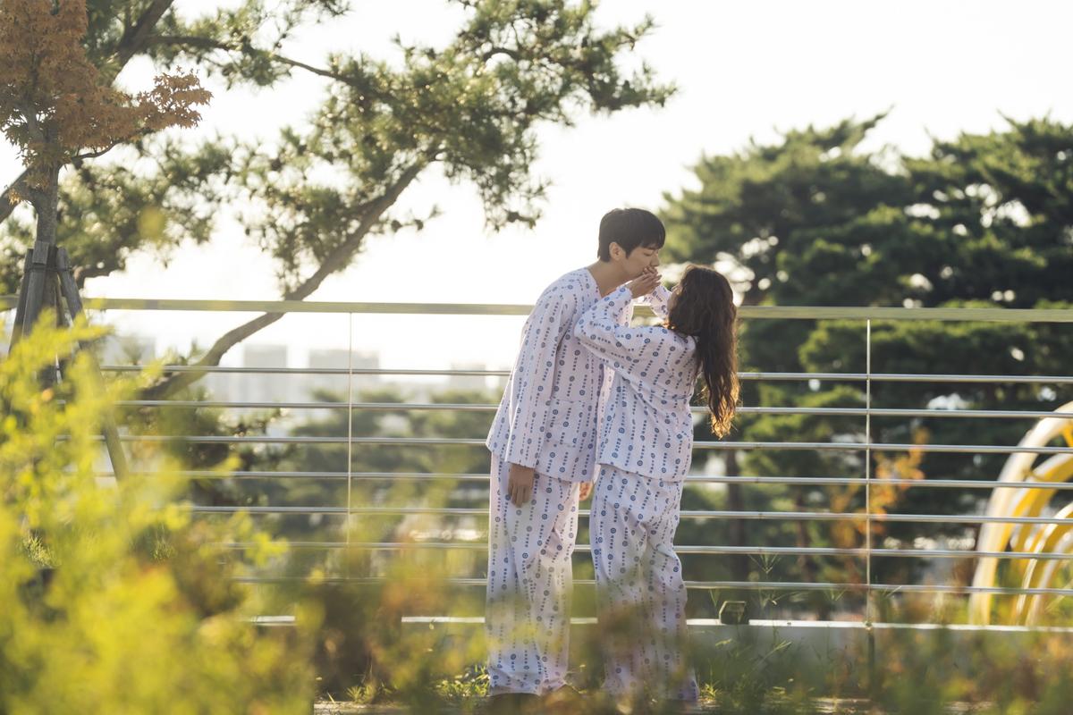 '나를 충전해줘' 김영광X채수빈 달콤짜릿 '로맨스 충전 스틸' 공개!