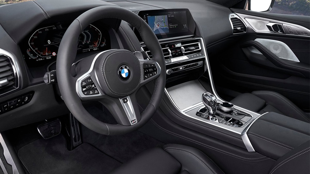 BMW M850i 실내