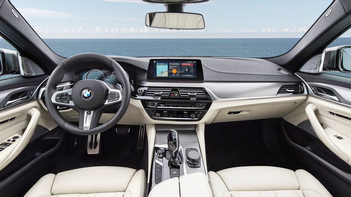 BMW M550i xDrive 실내