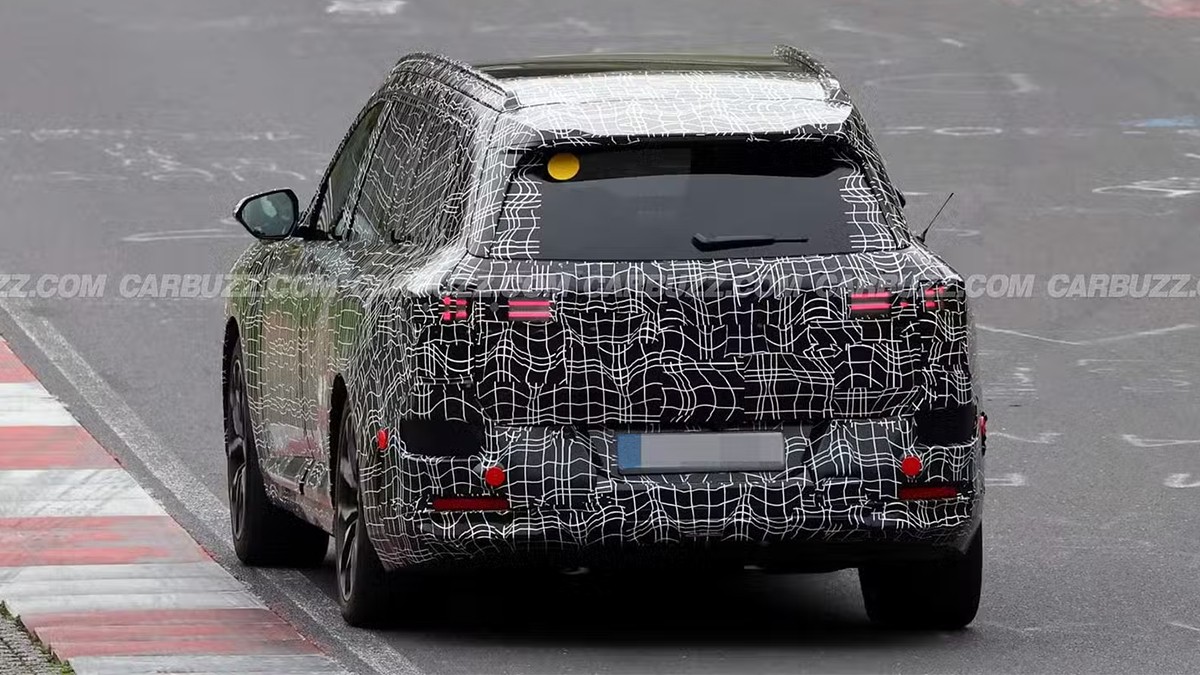 BMW iX7 스파이샷 