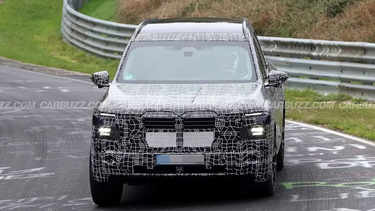 BMW iX7 스파이샷 