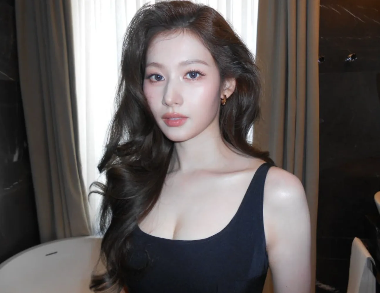 트와이스 사나 프라다 패션쇼