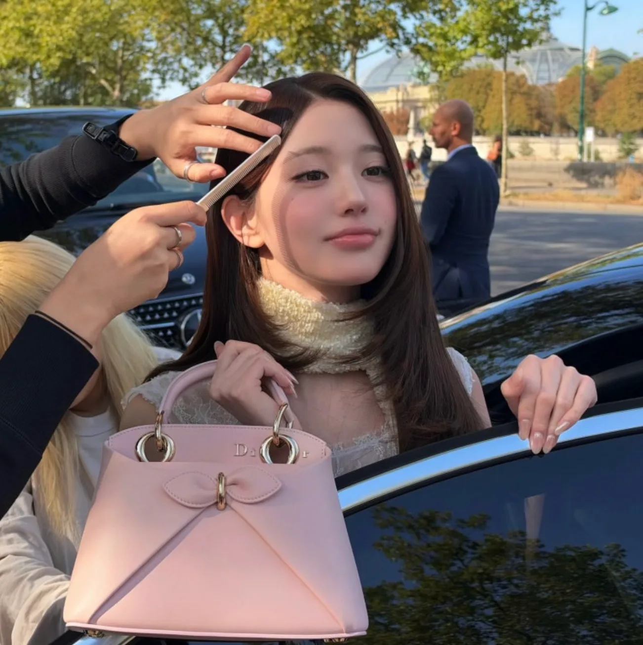 장원영 디올 아이보리 레이스 톱 리본 스카프 블랙 시스루 레이스 롱스커트 패션