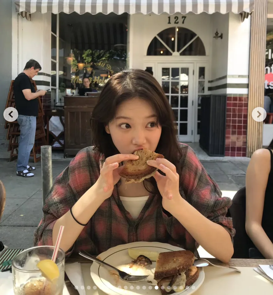 르세라핌 김채원 사복 패션