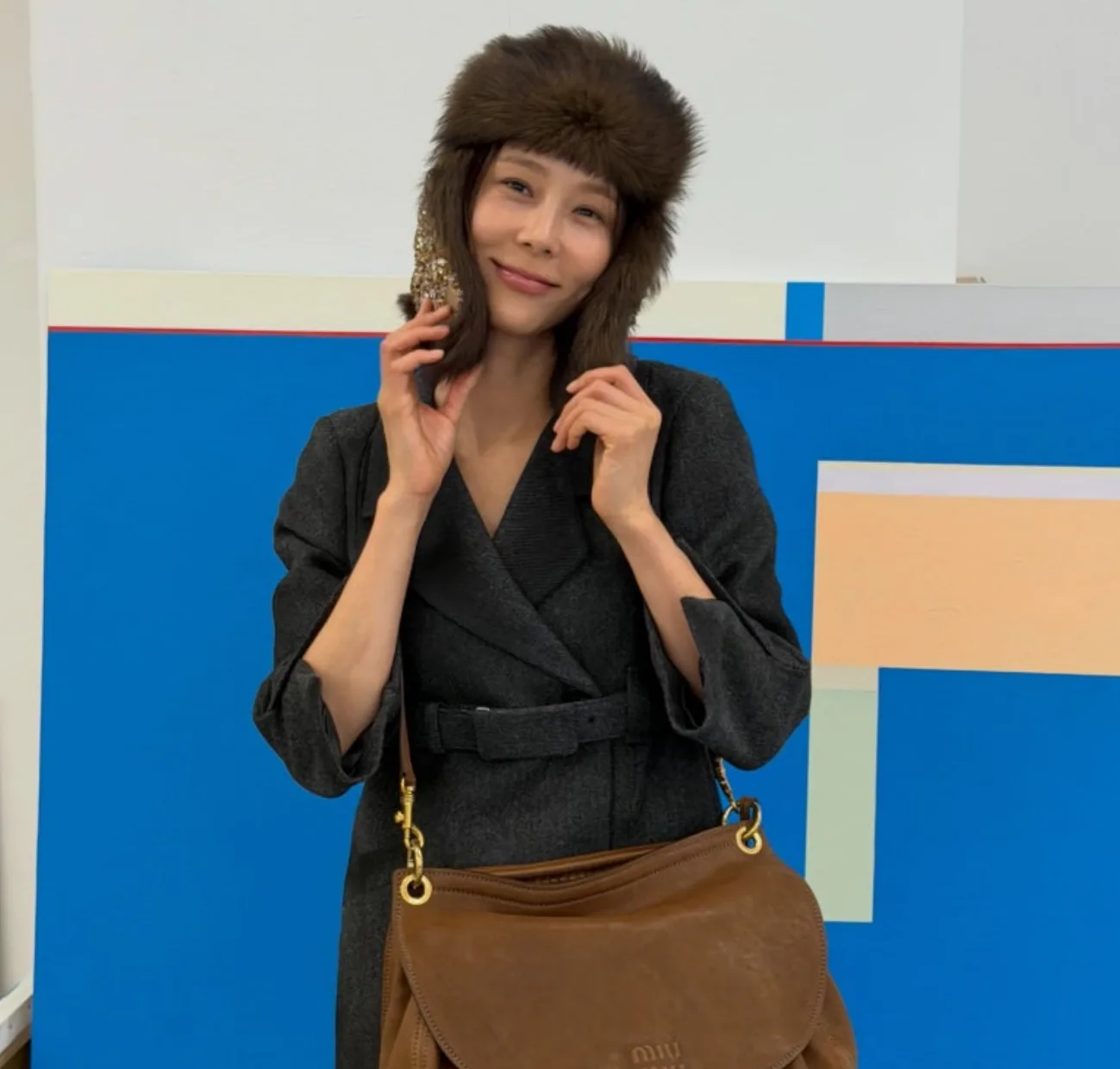 김나영 패션 미우미우 더블 울 재킷 랑데부 가죽 가방 털모자 코디