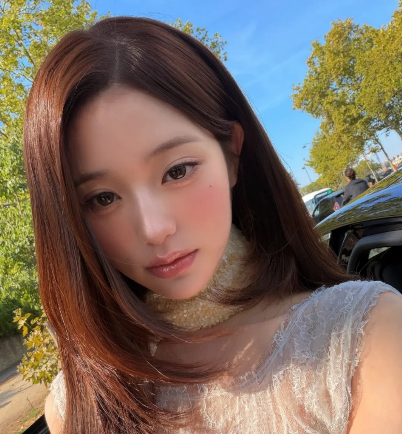 장원영 디올 아이보리 레이스 톱 리본 스카프
