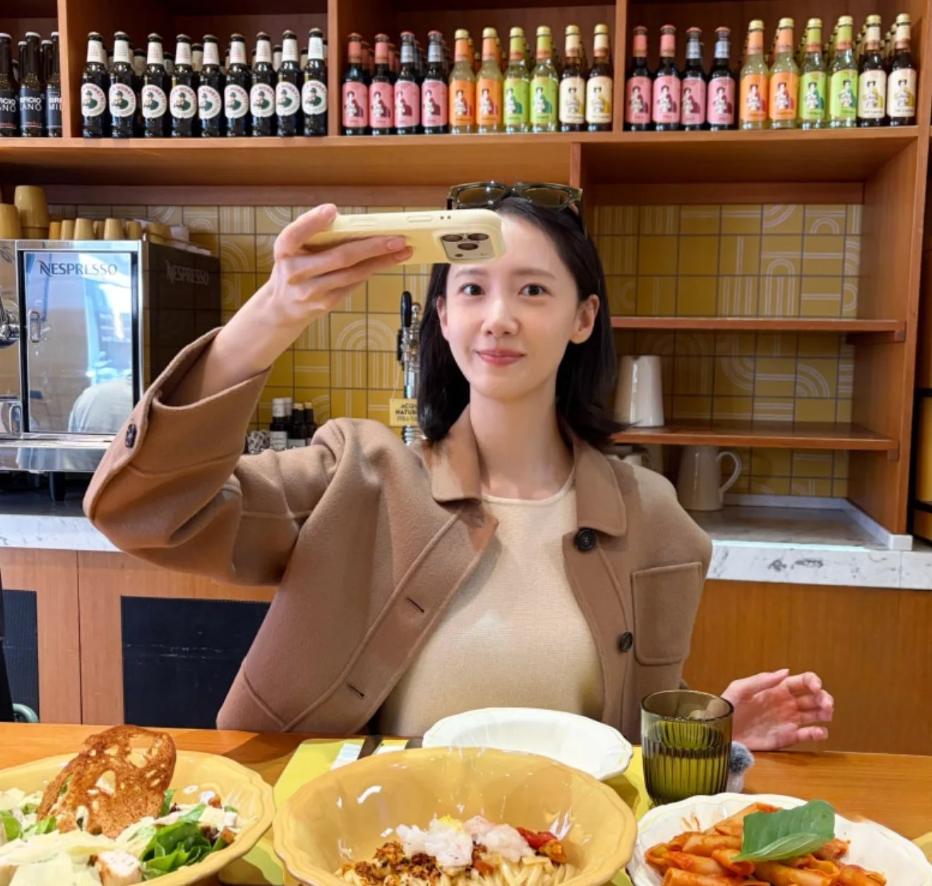 윤아 중단발 패션