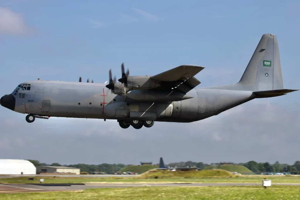 사우디 공군 C-130 허큘리스 수송기