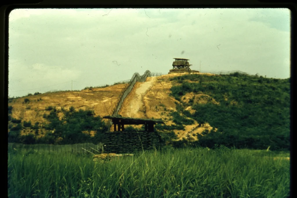 1968년 비무장지대 남방한계선 철책