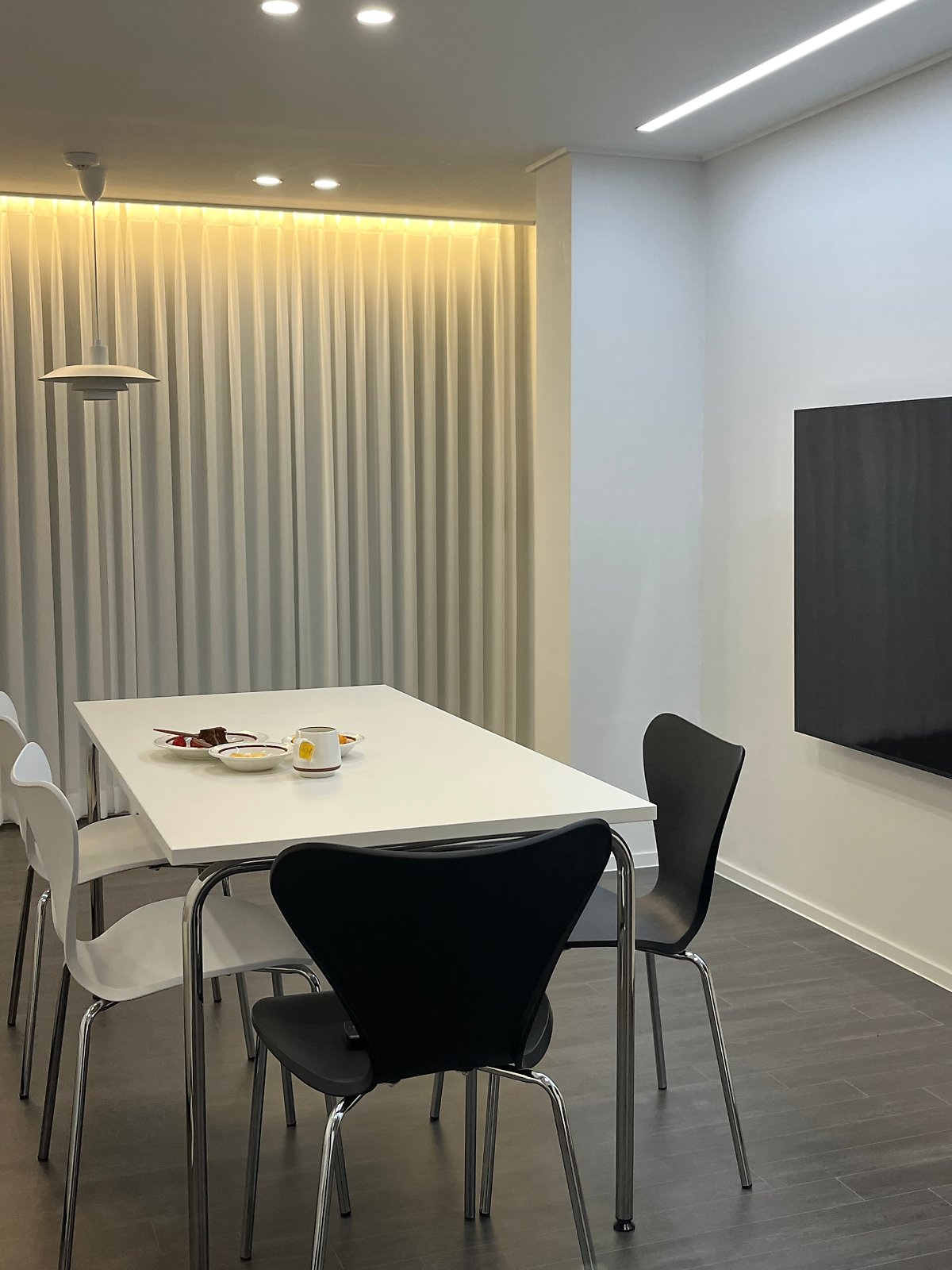 <의자> & <테이블> 정보 알아보기 (▲ 이미지 클릭)