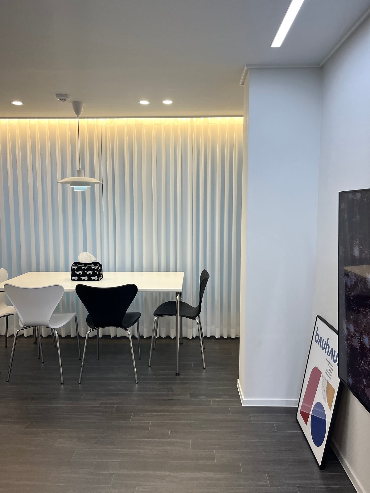 <액자> & <의자> 정보 알아보기 (▲ 이미지 클릭)