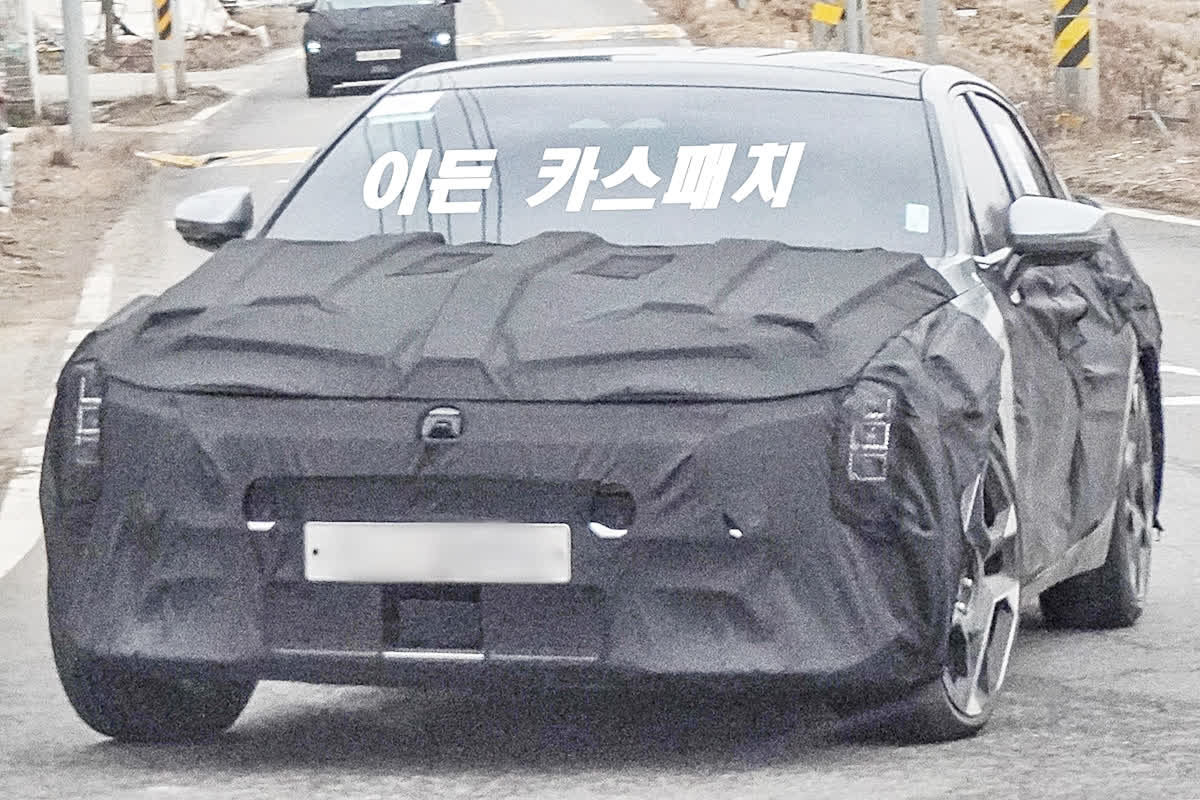 이 비주얼 실화? 신형 K8 테스트카 포착, ‘이것’ 디자인에 모두 깜짝 | 뉴오토포스트