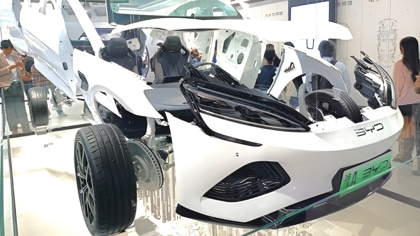 이제 1년 됐는데 벌써? “성장세 무섭다”.. K-전기차 ‘초비상’ 걸린 이유