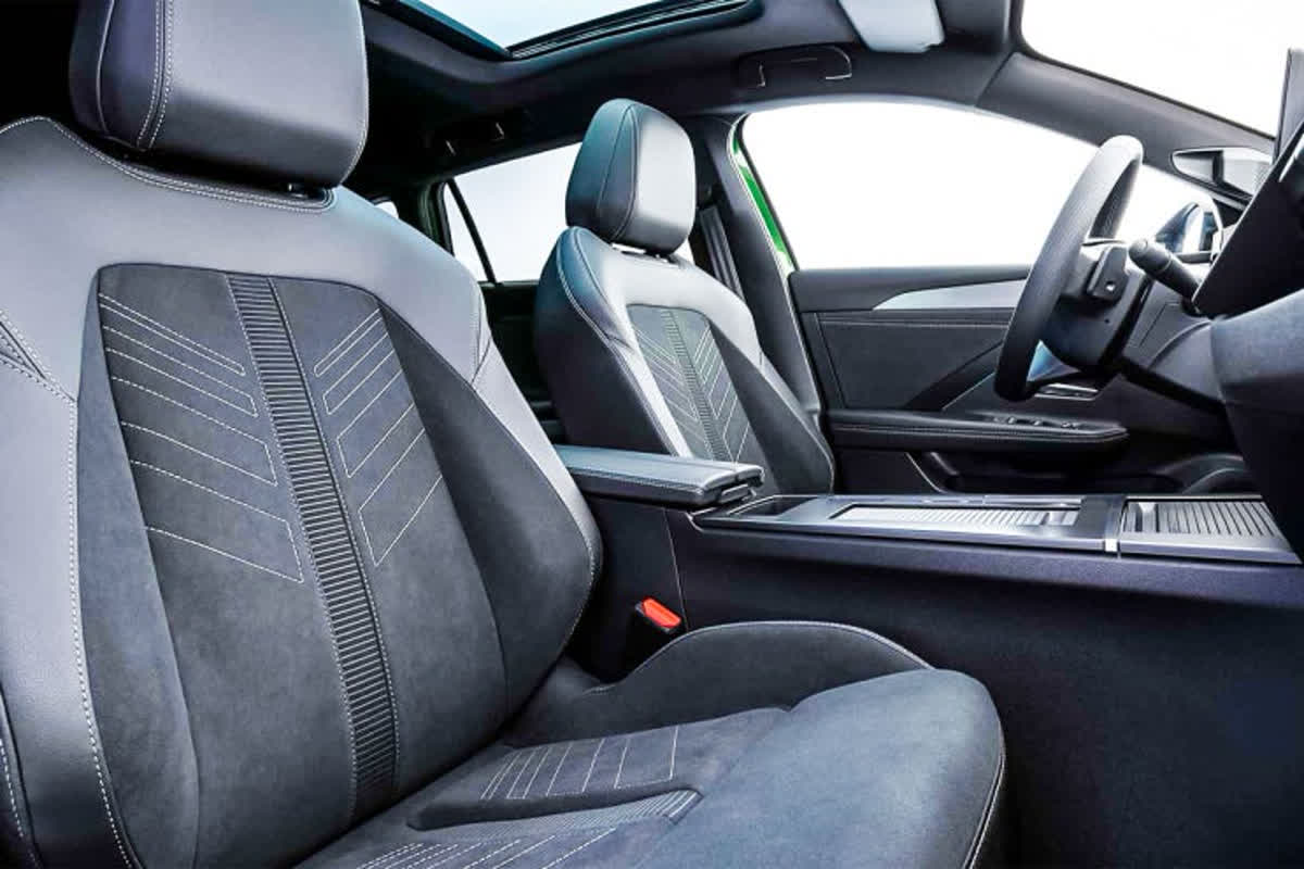 "폭스바겐 골프보다 낫다" 3천만 원대 준중형 해치백 완전 대격변!