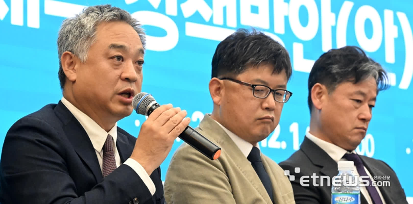 [뉴스줌인] 재할당 대가 '안정' 택한 정부..산정기준 명확화·이통사 갈등 중재 필요