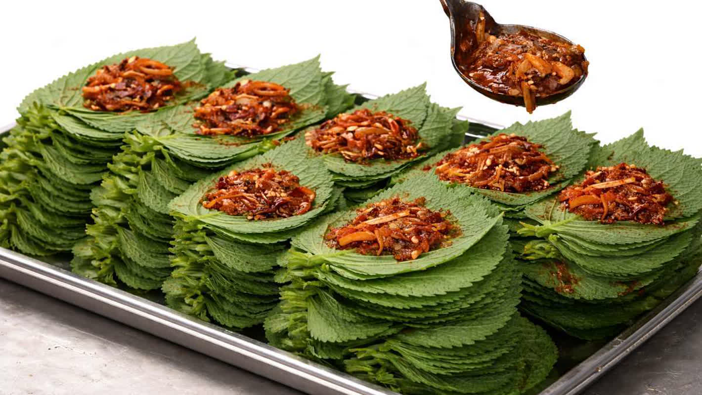 깻잎을 쌓아서 ‘이것’을 톡톡 올리세요…반찬가게도 '깻잎지' 이렇게 만듭니다 | 위키트리