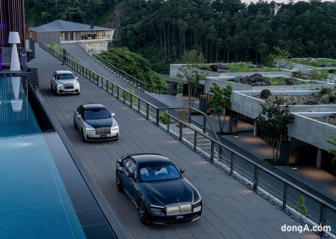 롤스로이스 ‘블랙 배지’ 10주년