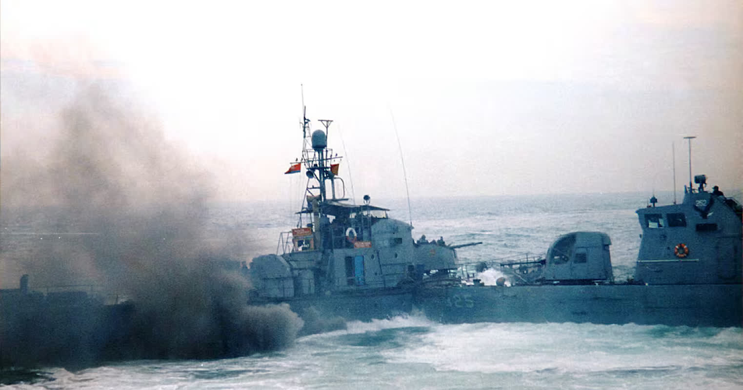 ‘고철 폐기’ 참수리 325호정, 최신 고속정 이름으로 부활 검토